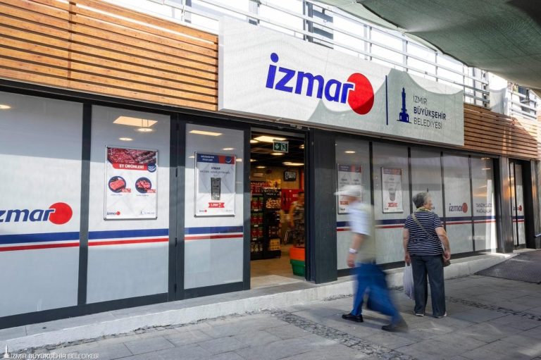 İZMAR, Tarihi Kemeraltı Çarşısı’nda