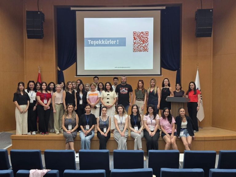 Karabağlar’da akademi yaz programı hayata geçti
