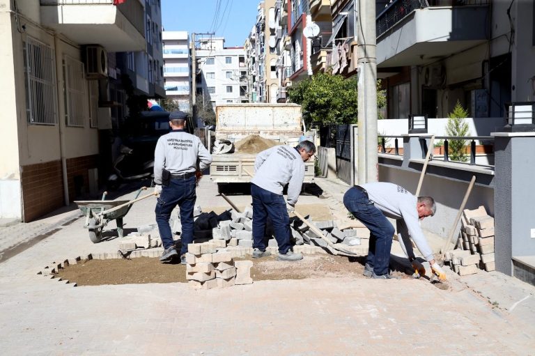 Yollar yenileniyor, Karşıyaka güzelleşiyor