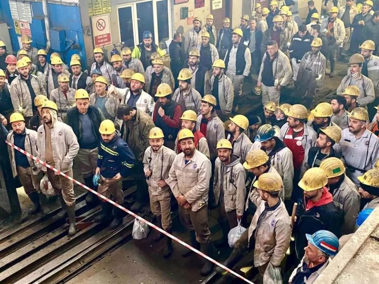 Maden işçilerinin grev kararı 60 gün sonraya ertelendi