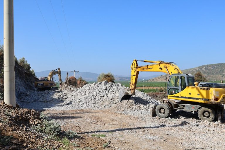 Manisa’da içme suyu ve altyapı çalışmaları sürüyor