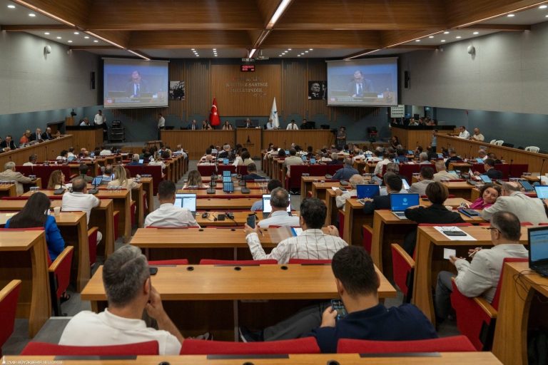 İZBAN’da yeni düzenleme ve zamlar Meclis’te kabul edildi