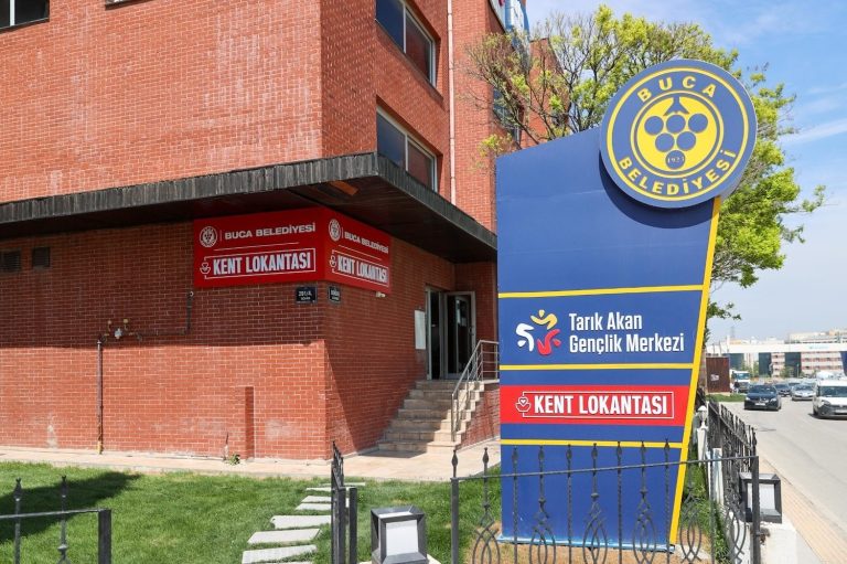 Buca’da “Askıda Yemek” uygulaması binlerce vatandaşa destek oldu