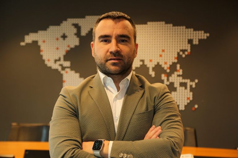 Liderler, maaştan çok anlam arıyor