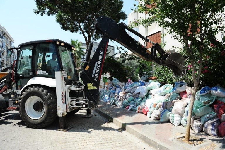Karşıyaka’da sokaklara moloz atanlara 92 bin TL ceza