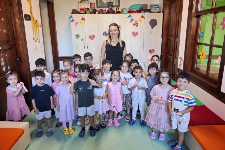 Başkan Mutlu, Oyun Evi’nin minikleriyle buluştu