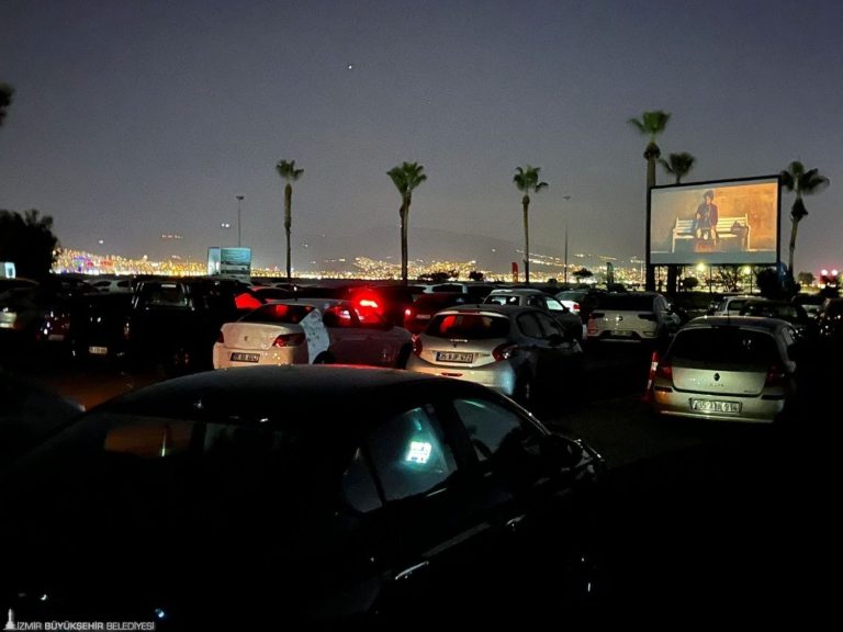 Yeniden Sinematek arabada film keyfi başlıyor