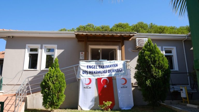 Ayvalık’ta ücretsiz ağız ve diş sağlığı hizmeti