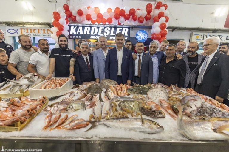 Başkan Tugay yeni sezonun ilk balık siftahını yaptı