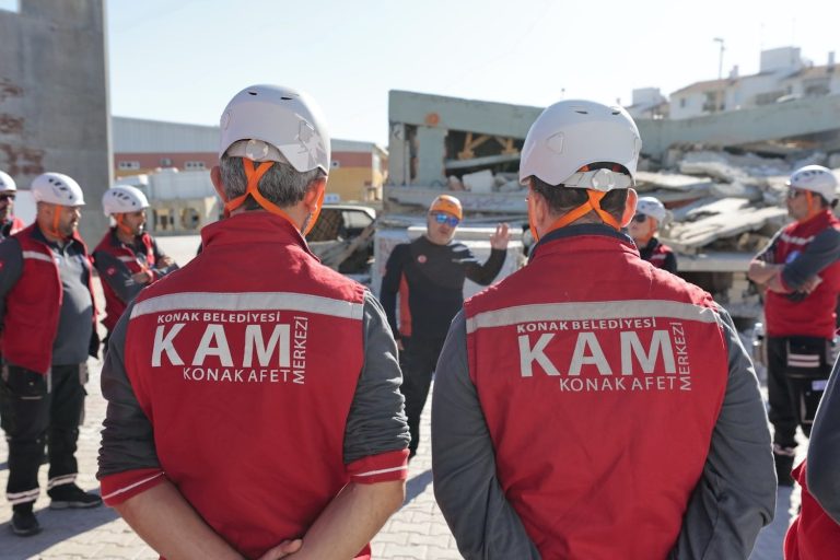 Konak’ın hayat kurtaracak timi sahaya indi