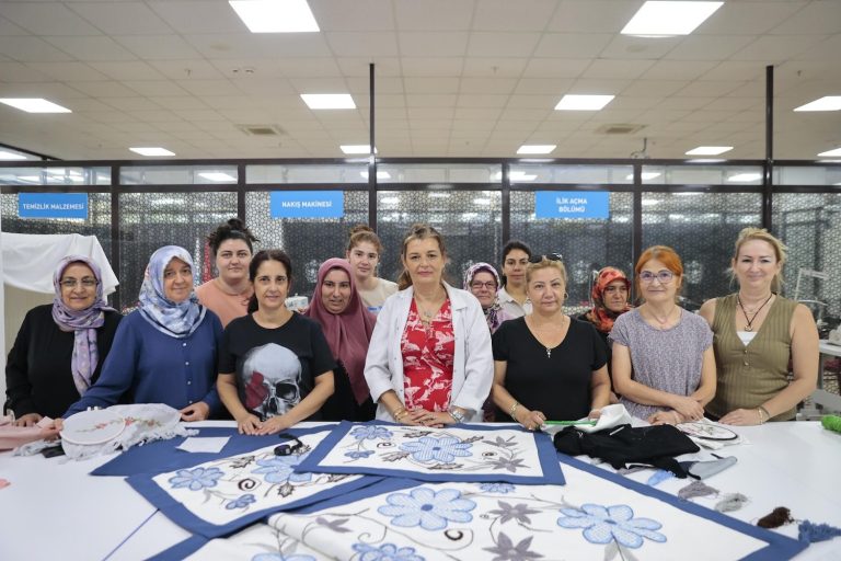 Konak’ta Basit Nakış Temel İğne Teknikleri kursu büyük ilgi gördü