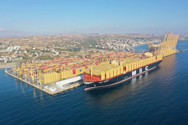 Aliağa Limanı, dünyanın en büyükleri arasında