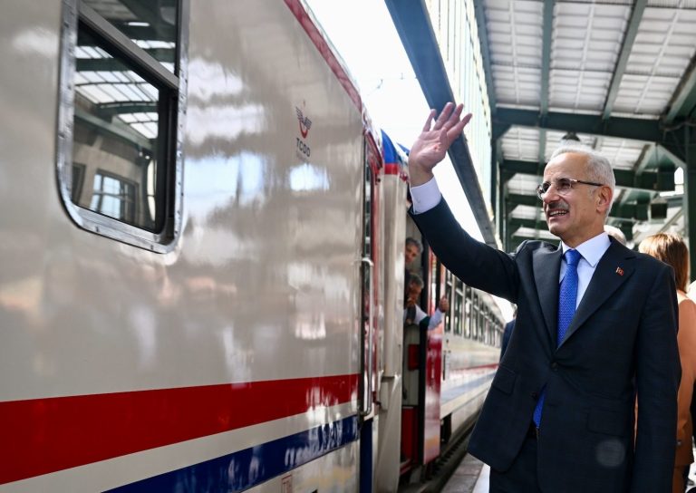 Karaelmas Treni yolculuğuna başlıyor