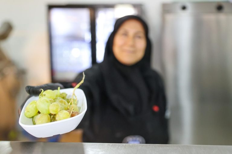Buca’da üzüm bağından Kent Lokantaları’na uzanan dayanışma