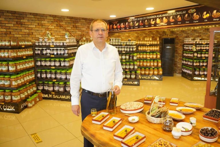 Zeytinyağı Festivali, Ayvalık’ın turizmi ve ekonomisine güç katıyor