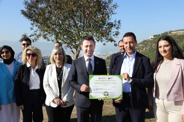Bayraklı Belediyesi ‘Sıfır Atık Belgesi’ aldı