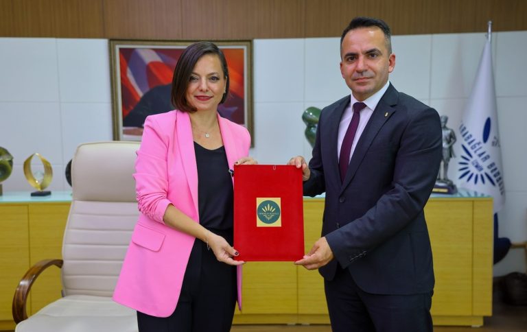 Karabağlar Belediyesi’nden işçilere en yüksek promosyon