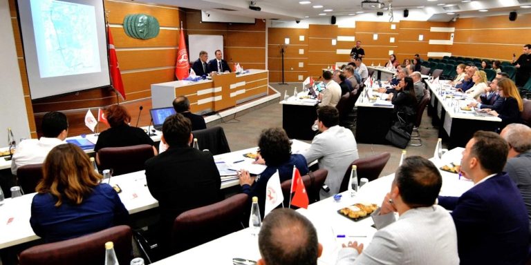 Bornova’nın geleceğine yönelik yatırım ve planlar konuşuldu