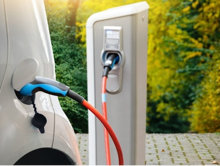 Elektrikli araçların geleceğini menzil ve şarj altyapısı belirleyecek