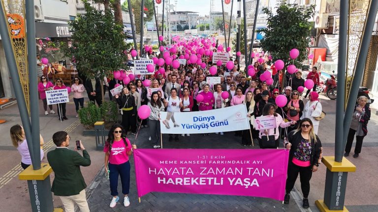 Menemenli kadınlardan kansere karşı farkındalık için yürüyüşü
