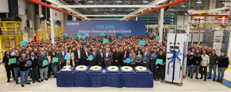 Siemens, 100 bininci orta gerilim panosunu üretti