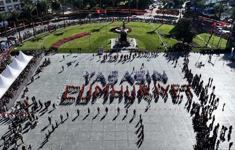 Cumhuriyetin 102. yılı İzmir’de coşkuyla kutlanacak 