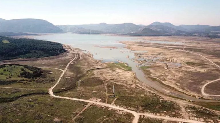 Su azalıyor, İzmir kuruyor!