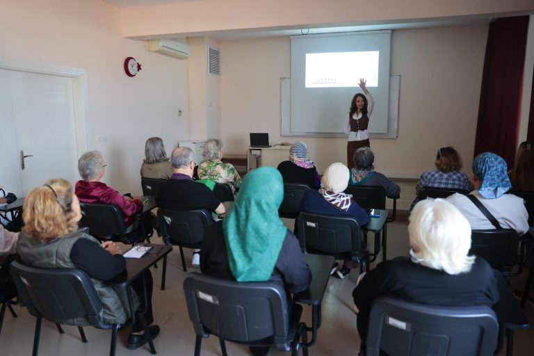 İleri Yaş Sağlıklı Yaşam Merkezi’ne yeni seminer programı