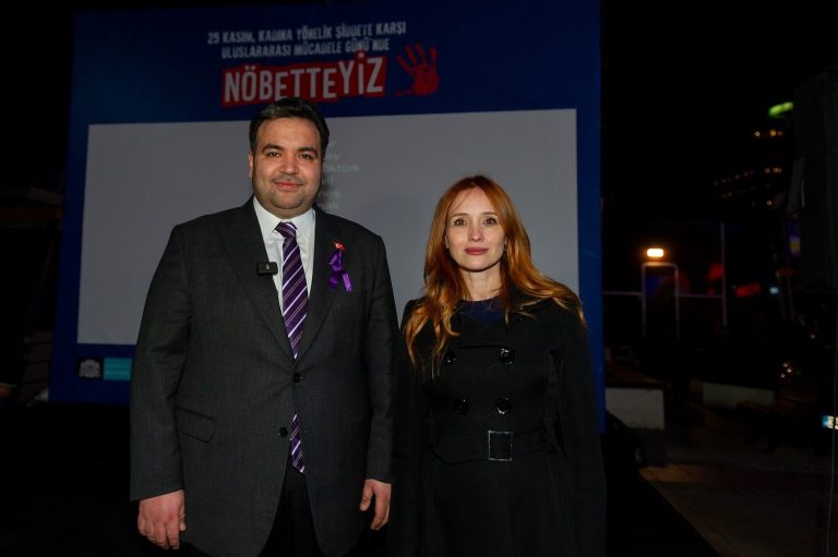 Kadına şiddete karşı nöbet bu yıl Levent Meydanı’nda tutuldu