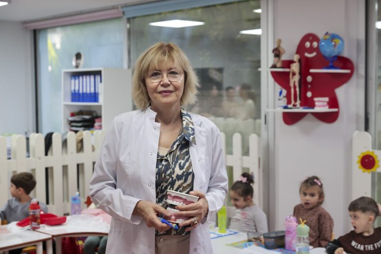 Buca Belediyesi’nden miniklere diş sağlığı eğitimi