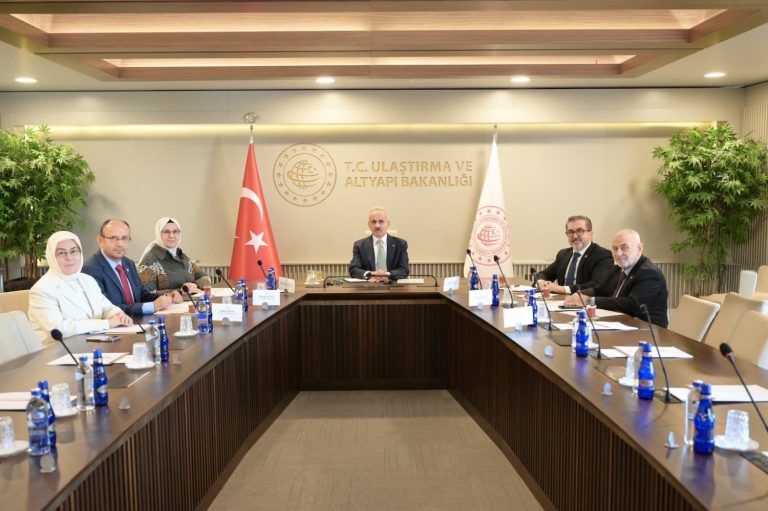 Çocuk hakları dijital medyada korunacak 
