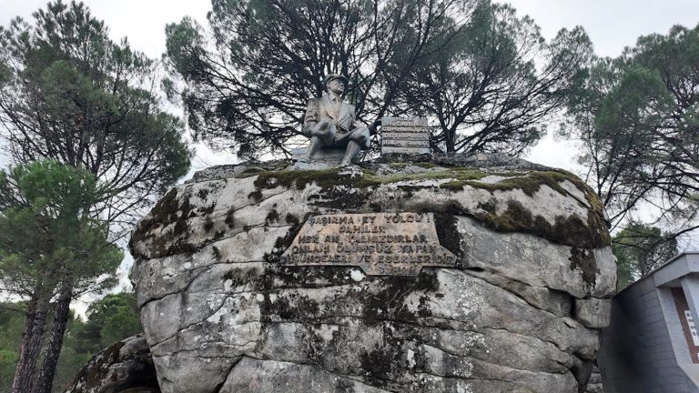 Menderes Belediyesi’nden öğretmenlere Bergama gezisi