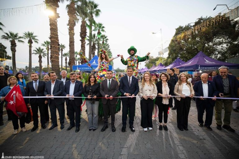 İzmir Balkon ve Bahçe Bitkileri Festivali’nin açılışı yapıldı