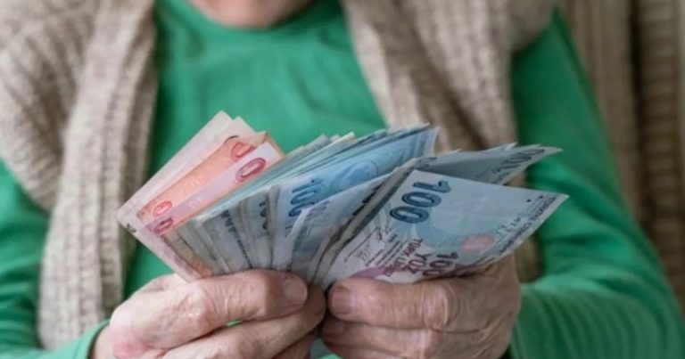 Emeklilerin ve hak sahiplerinin fark tutarları ödeniyor