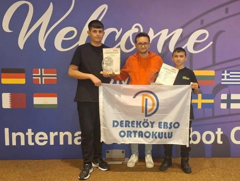 Bergama Dereköy Ebso Ortaokulu’ndan İtalya’da çifte gurur