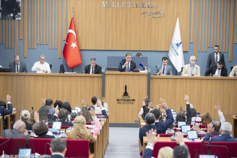 İZBAN’da indirim, ulaşımda “genç tarife” dönemi