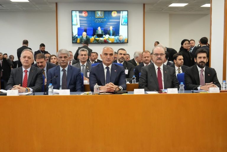 Turizmde hedef; 64 milyar dolar gelir ve sürdürülebilirlik