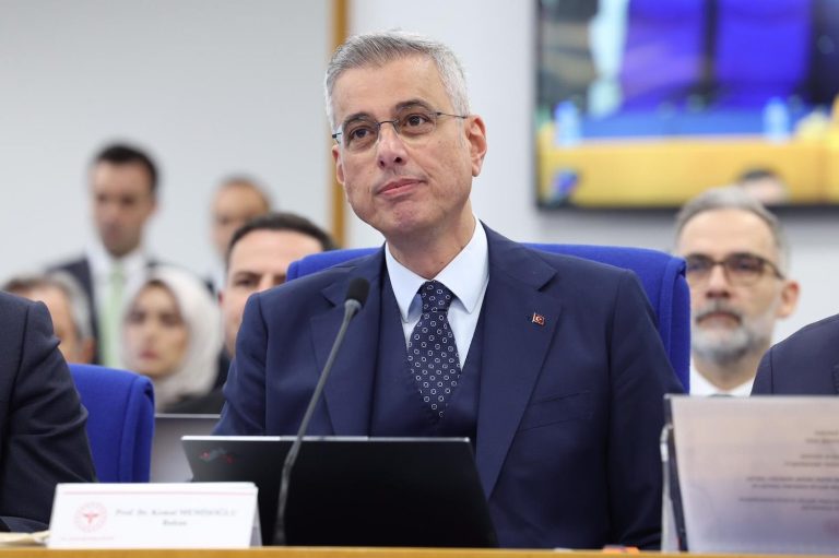 Sağlık Bakanı Memişoğlu’ndan proje çağrısı