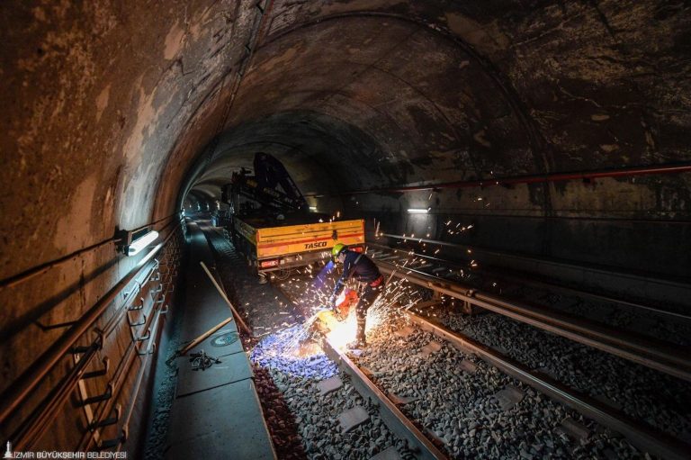 İzmir Metrosu’nda bakım zamanı