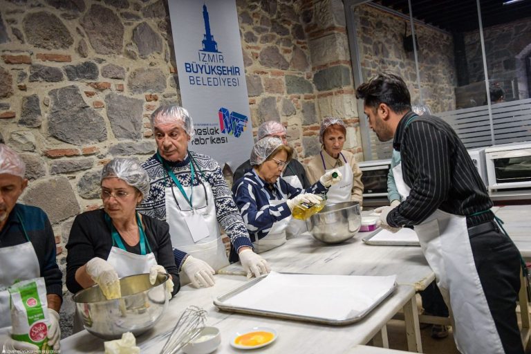 3. Yaş Üniversitesi ile sağlıklı yaş alıyorlar