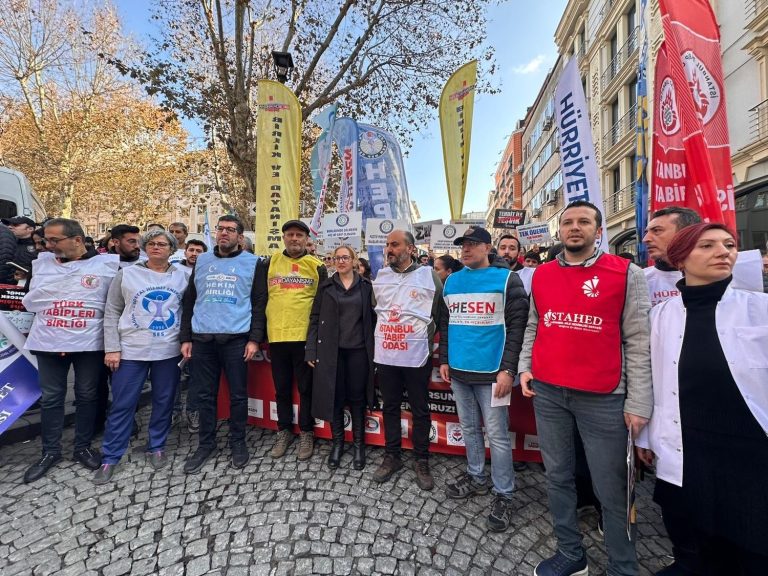 Aile hekimleri yönetmeliğe karşı birleşti 