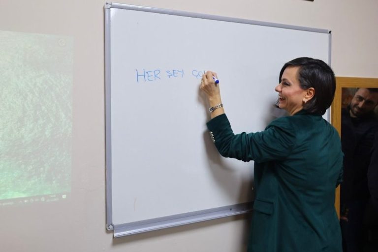 Karabağlar ’da İleri Yaş Akademileri açıldı