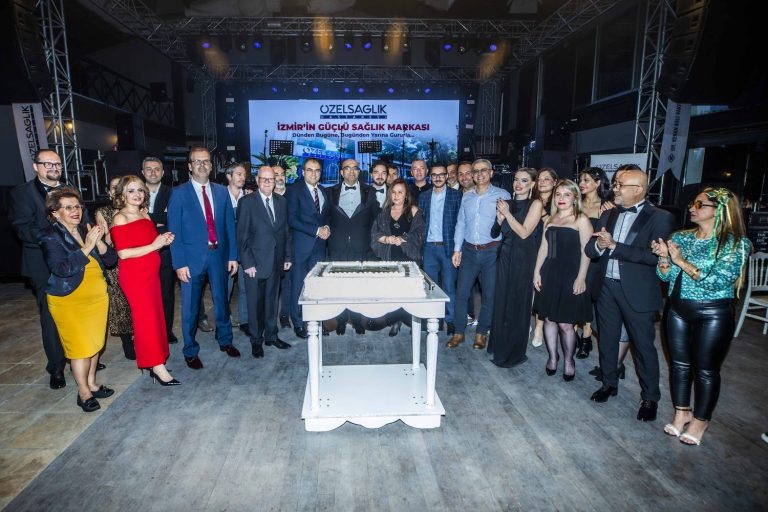 Özel Sağlık Hastanesi yeni yaşını kutladı 