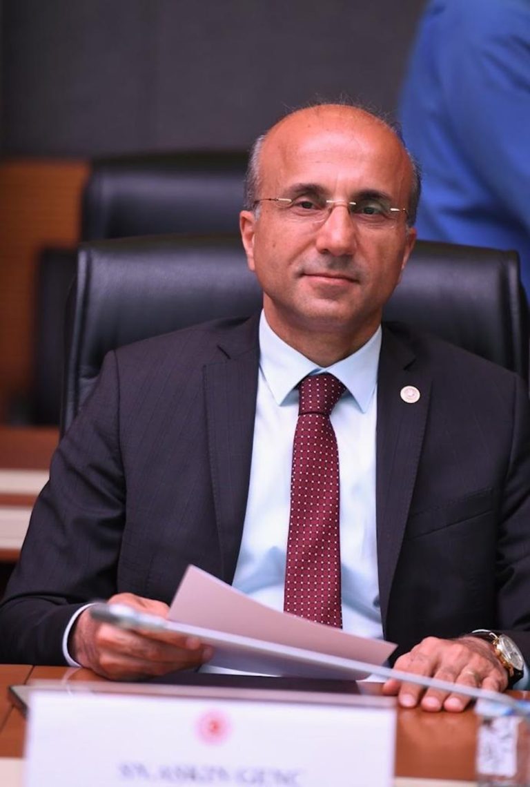 “Her 3 gençten 1’i üretimde yok”