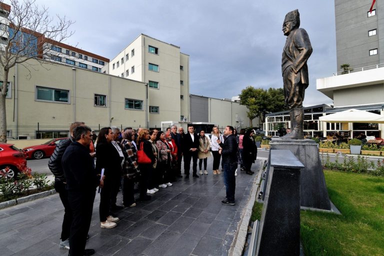 Bornova Muhtarlar Akademisi eğitimlere başladı