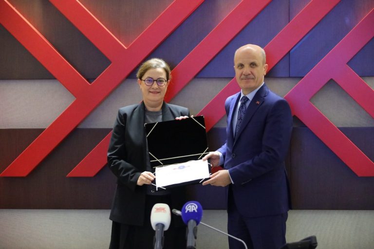 DEÜ, engelsiz üniversite ödüllerinde zirvedeki yerini aldı