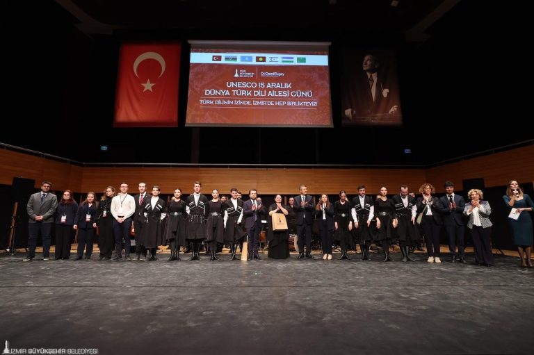 Dünya Türk Dili Ailesi Günü İzmir’de ilk kez düzenlendi