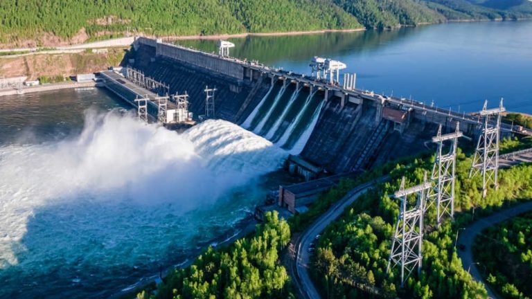 Elektrik üretiminde yenilenebilir enerji kaynaklarının payı %4 arttı