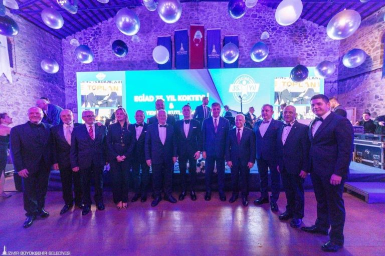 Başkan Tugay’dan genç iş insanlarına İzmir için kenetlenme çağrısı