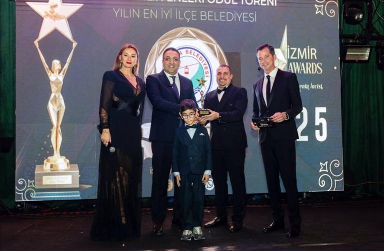 Balçova Belediyesi’ne ‘Yılın En İyi İlçe Belediyesi’ ödülü